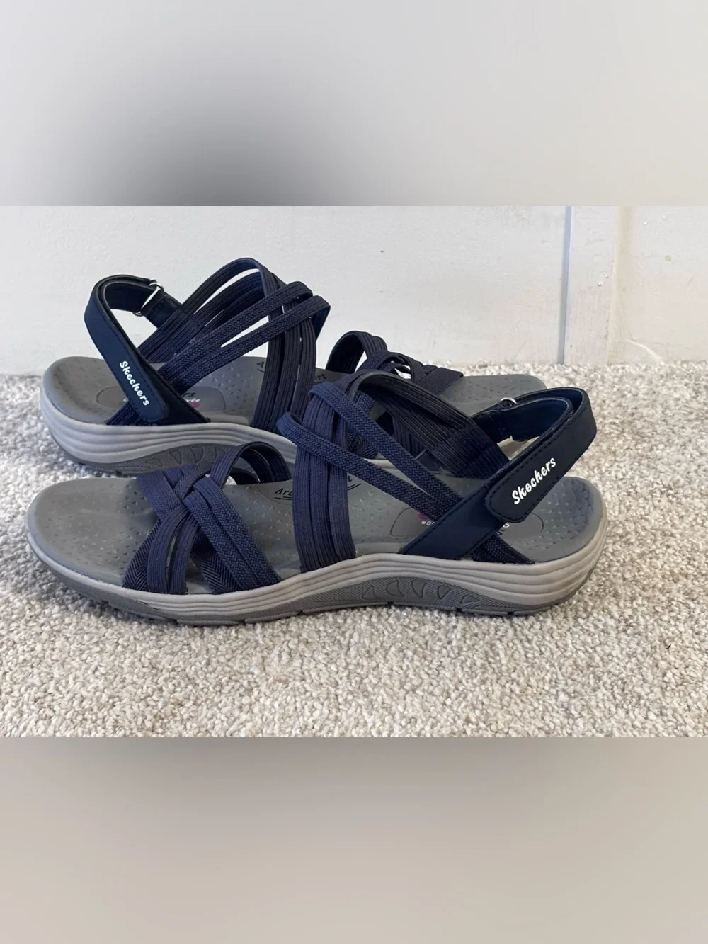 Skechers Reggae Navy Strappy Sandals Size 9.5 EUC